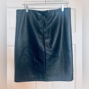 LOFT Faux Leather Black Pull On Pencil Midi Skirt L